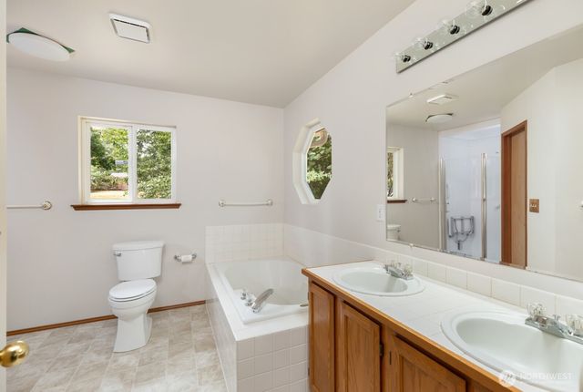 2343 Steamboat Loop E, Port Orchard, WA 98366