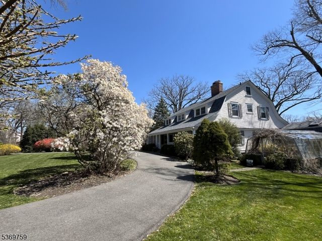297 Summit Ave, Summit City, NJ 07901