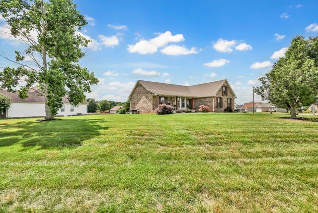 3656 Fieldstone Dr, Clarksville, TN 37040