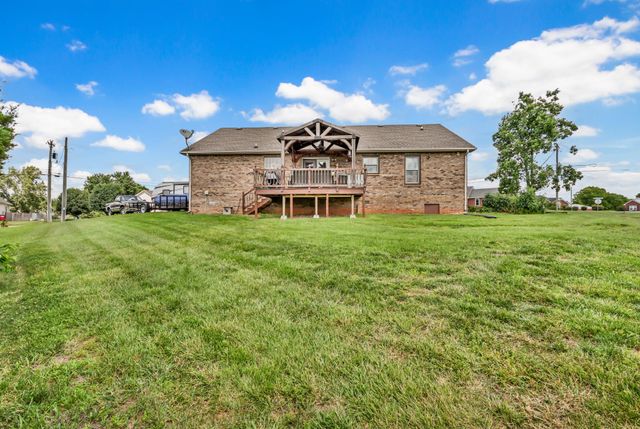 3656 Fieldstone Dr, Clarksville, TN 37040