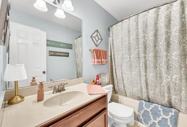 3656 Fieldstone Dr, Clarksville, TN 37040
