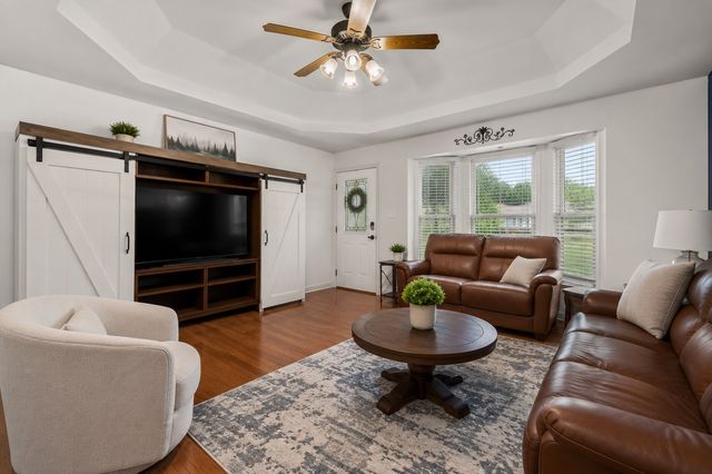 3656 Fieldstone Dr, Clarksville, TN 37040