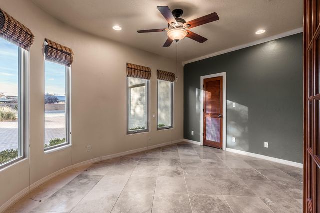 508 Laguna Seca Lane NW, Albuquerque, NM 87104