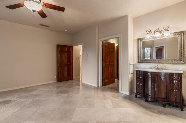 508 Laguna Seca Lane NW, Albuquerque, NM 87104