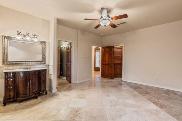 508 Laguna Seca Lane NW, Albuquerque, NM 87104