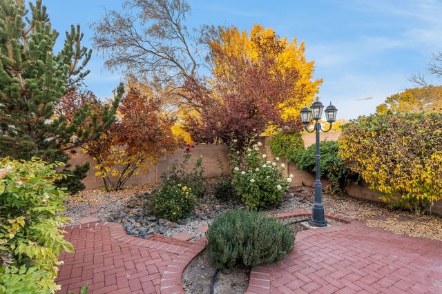508 Laguna Seca Lane NW, Albuquerque, NM 87104