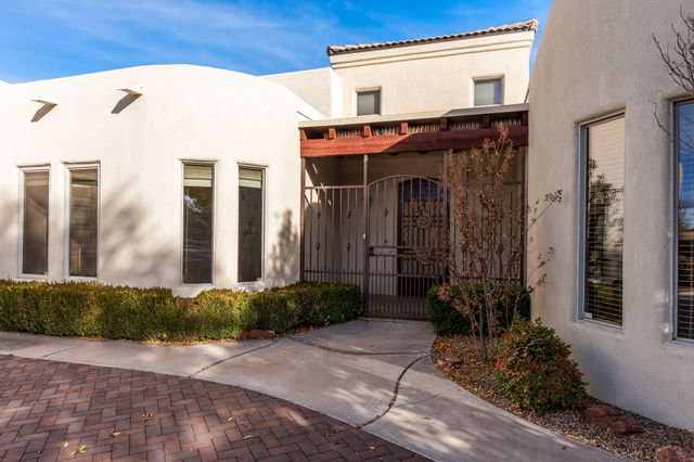 508 Laguna Seca Lane NW, Albuquerque, NM 87104