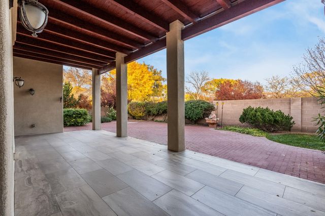 508 Laguna Seca Lane NW, Albuquerque, NM 87104