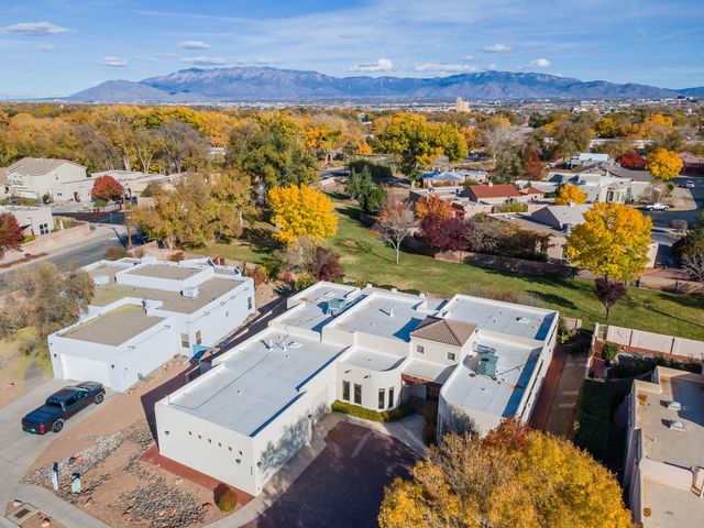 508 Laguna Seca Lane NW, Albuquerque, NM 87104