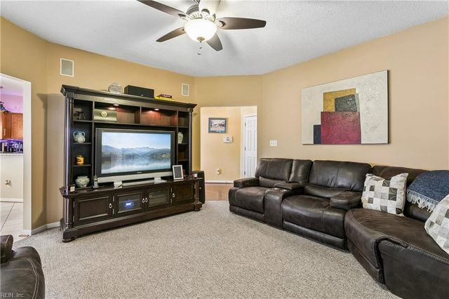 828 Sheffield ST, Hampton, VA 23666