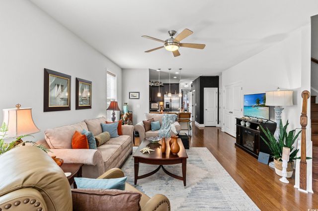 310 Lorenzo Dr., North Myrtle Beach, SC 29582