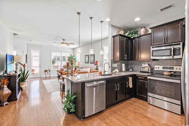 310 Lorenzo Dr., North Myrtle Beach, SC 29582