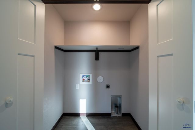 193 DORCHESTER AVE, Box Elder, SD 57719