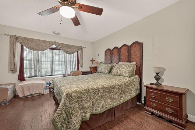 2016 Meadow Lane, Richmond, TX 77469