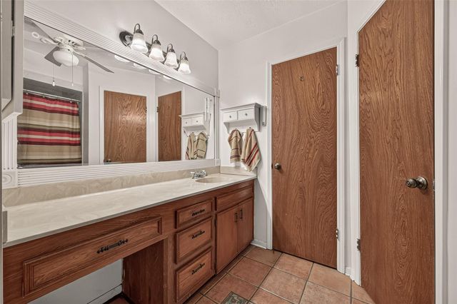 2016 Meadow Lane, Richmond, TX 77469