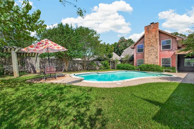2016 Meadow Lane, Richmond, TX 77469