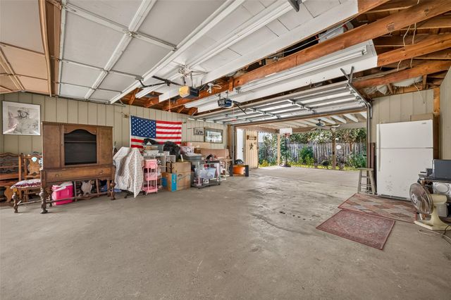 2016 Meadow Lane, Richmond, TX 77469