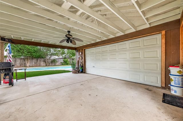 2016 Meadow Lane, Richmond, TX 77469