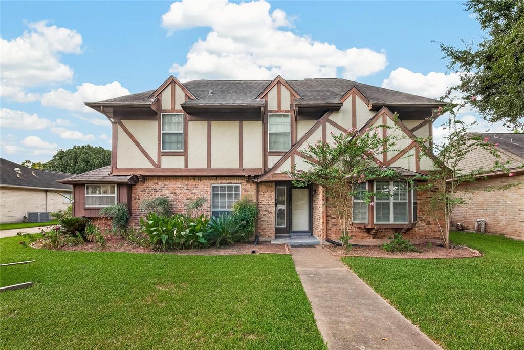 2016 Meadow Lane, Richmond, TX 77469
