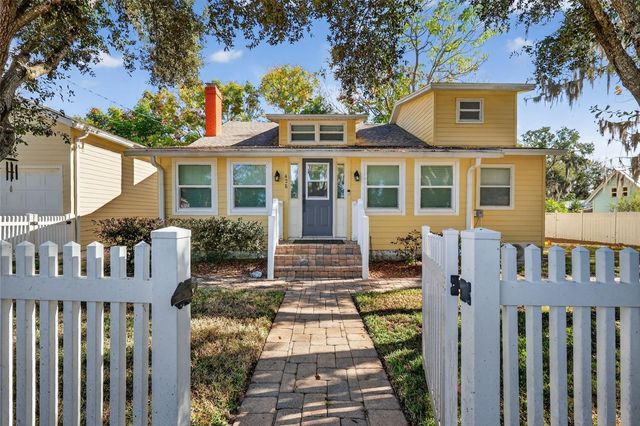 428 HILLCREST COURT, Mount Dora, FL 32757