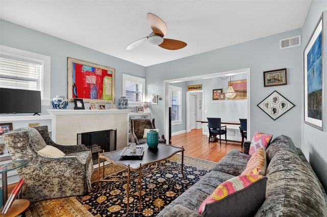 428 HILLCREST COURT, Mount Dora, FL 32757