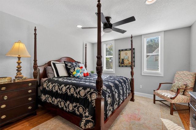 428 HILLCREST COURT, Mount Dora, FL 32757