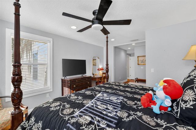 428 HILLCREST COURT, Mount Dora, FL 32757