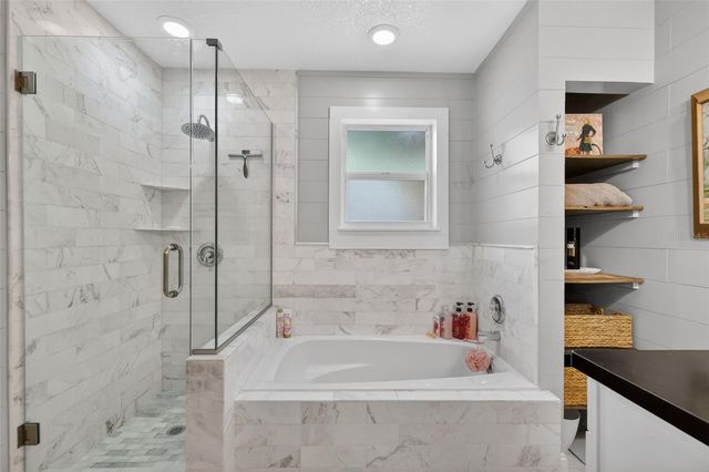 428 HILLCREST COURT, Mount Dora, FL 32757