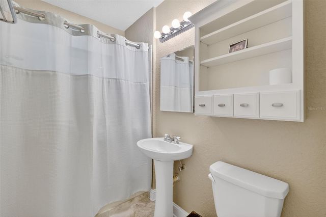 428 HILLCREST COURT, Mount Dora, FL 32757