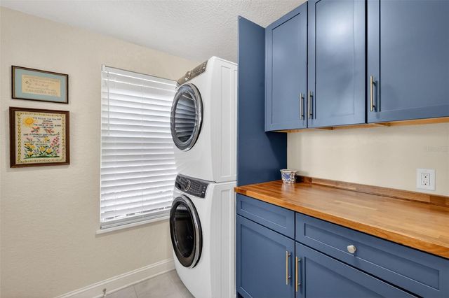 428 HILLCREST COURT, Mount Dora, FL 32757