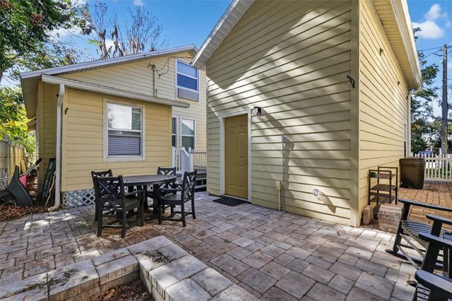 428 HILLCREST COURT, Mount Dora, FL 32757