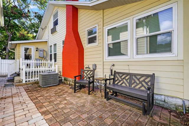 428 HILLCREST COURT, Mount Dora, FL 32757