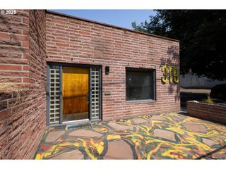 319 E 7TH St, The Dalles, OR 97058