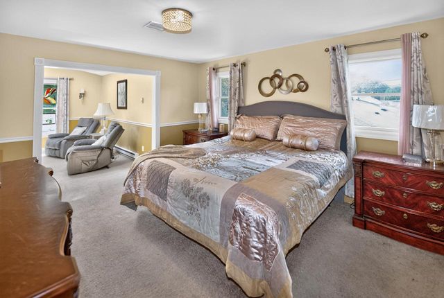 8755 N Pelham PARKWAY, Bayside, WI 53217