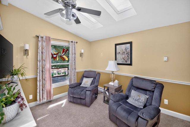 8755 N Pelham PARKWAY, Bayside, WI 53217