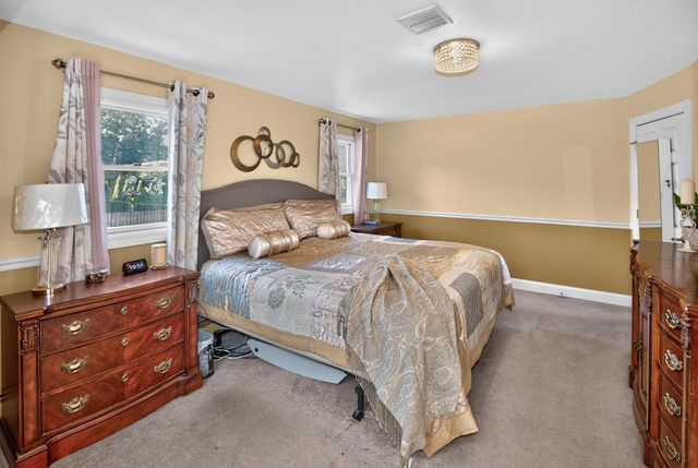 8755 N Pelham PARKWAY, Bayside, WI 53217