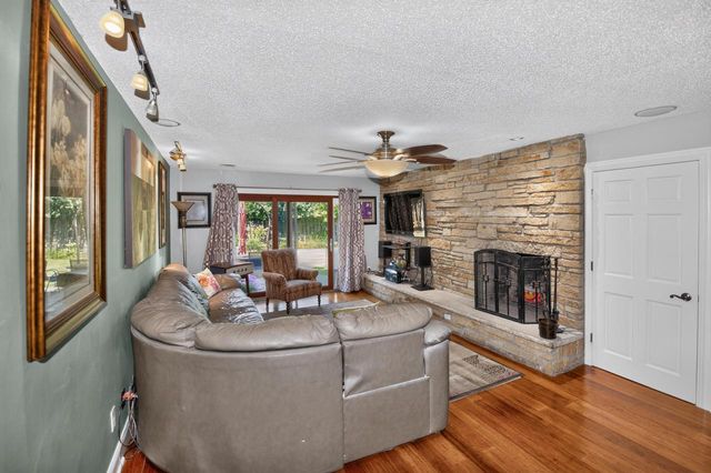 8755 N Pelham PARKWAY, Bayside, WI 53217