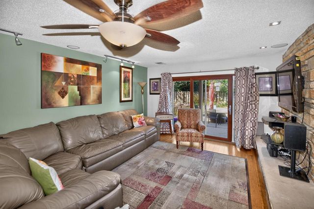 8755 N Pelham PARKWAY, Bayside, WI 53217