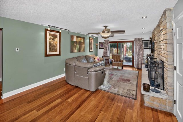 8755 N Pelham PARKWAY, Bayside, WI 53217
