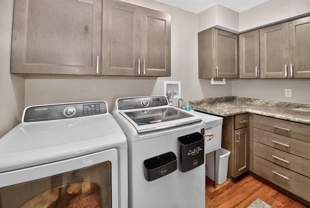 8755 N Pelham PARKWAY, Bayside, WI 53217