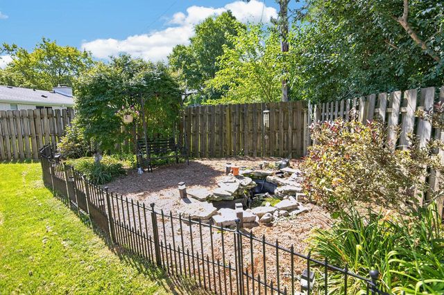 8755 N Pelham PARKWAY, Bayside, WI 53217