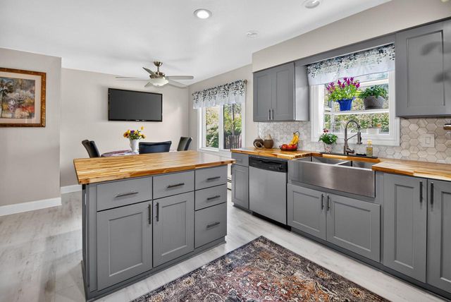 8755 N Pelham PARKWAY, Bayside, WI 53217
