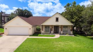 308 Brookhollow Drive, Huntsville, TX 77340