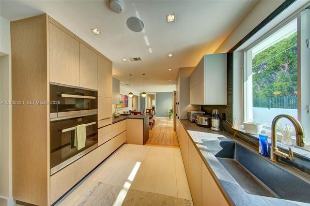 3508 Crystal View Ct 0, Miami, FL 33133