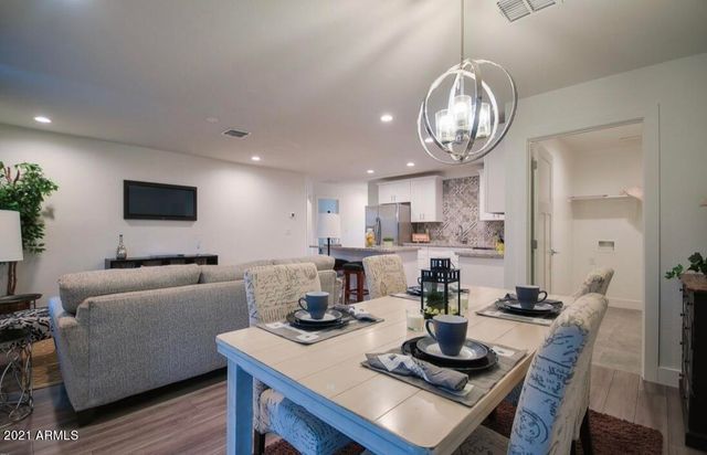 5633 S 12 Lane, Phoenix, AZ 85041