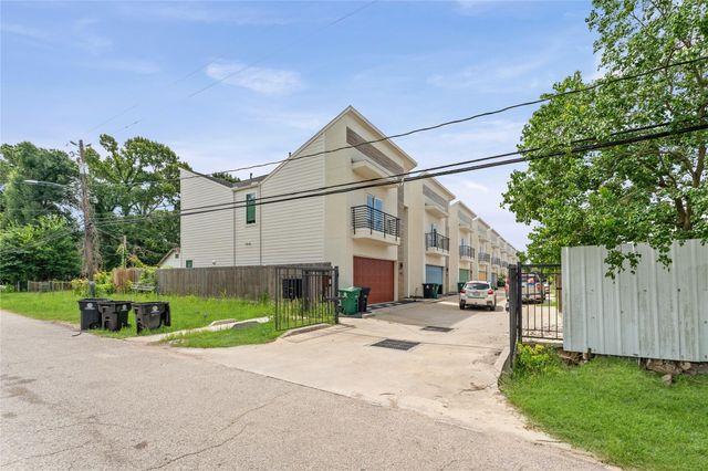 2203 Paul Quinn B Street, Houston, TX 77091
