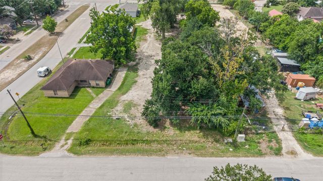 2203 Paul Quinn B Street, Houston, TX 77091