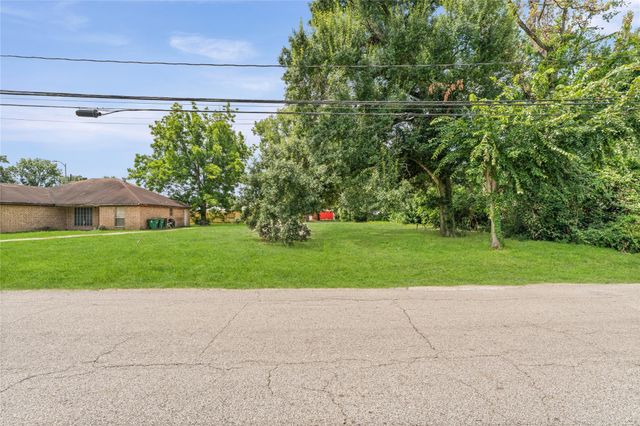 2203 Paul Quinn B Street, Houston, TX 77091
