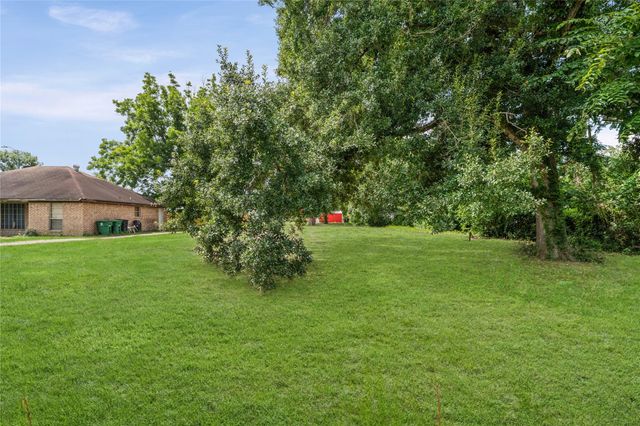 2203 Paul Quinn B Street, Houston, TX 77091