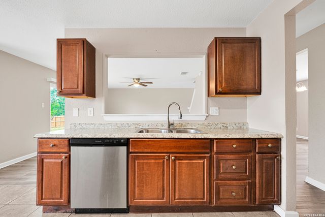 9214 Adams Hill, San Antonio, TX 78245